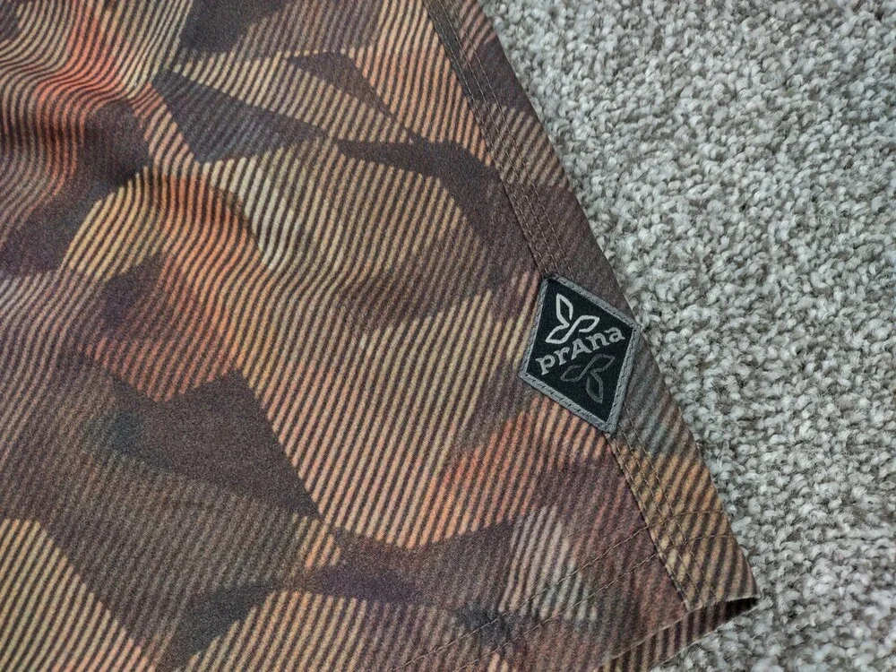 PrAna Shorts Men XL Brown Camo Hybrid Swim Boardshorts Elastic Waist Breathe